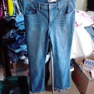 18x11x30  have stretch